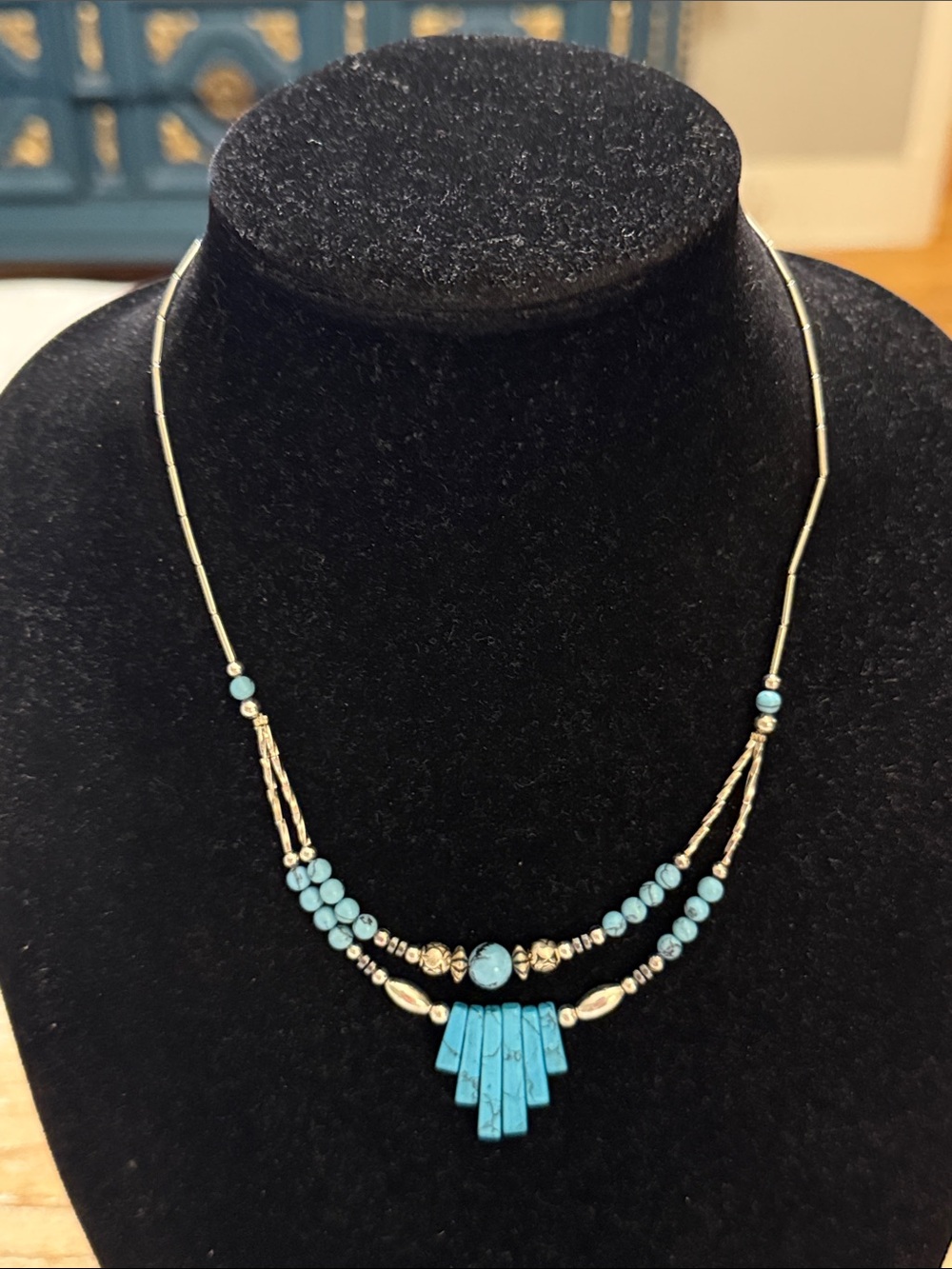 Vintage Southwestern Silver Tone Turquoise Blue Beaded Double Layered Necklace